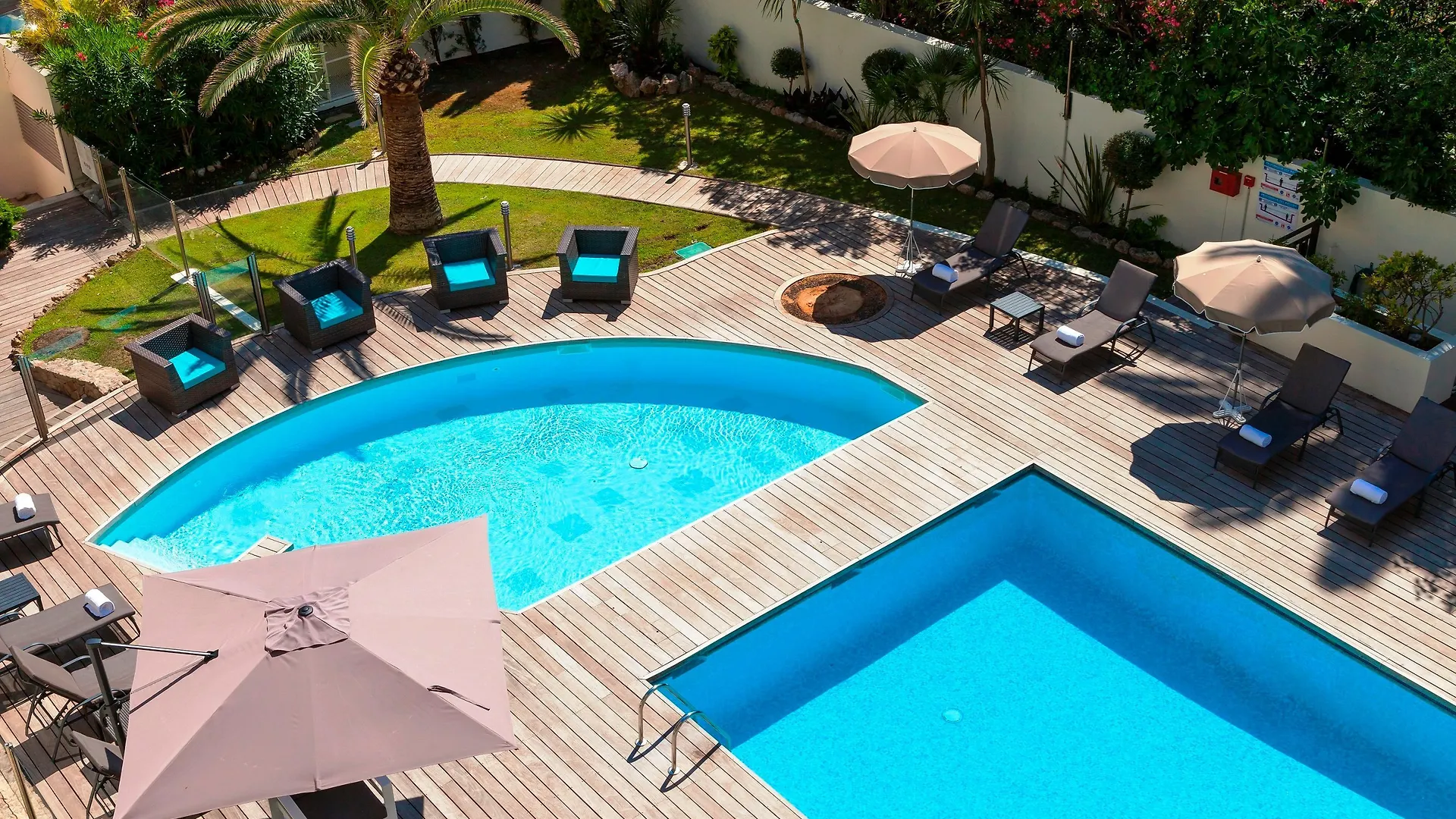 Neho Suites Cannes Croisette 4*,  France