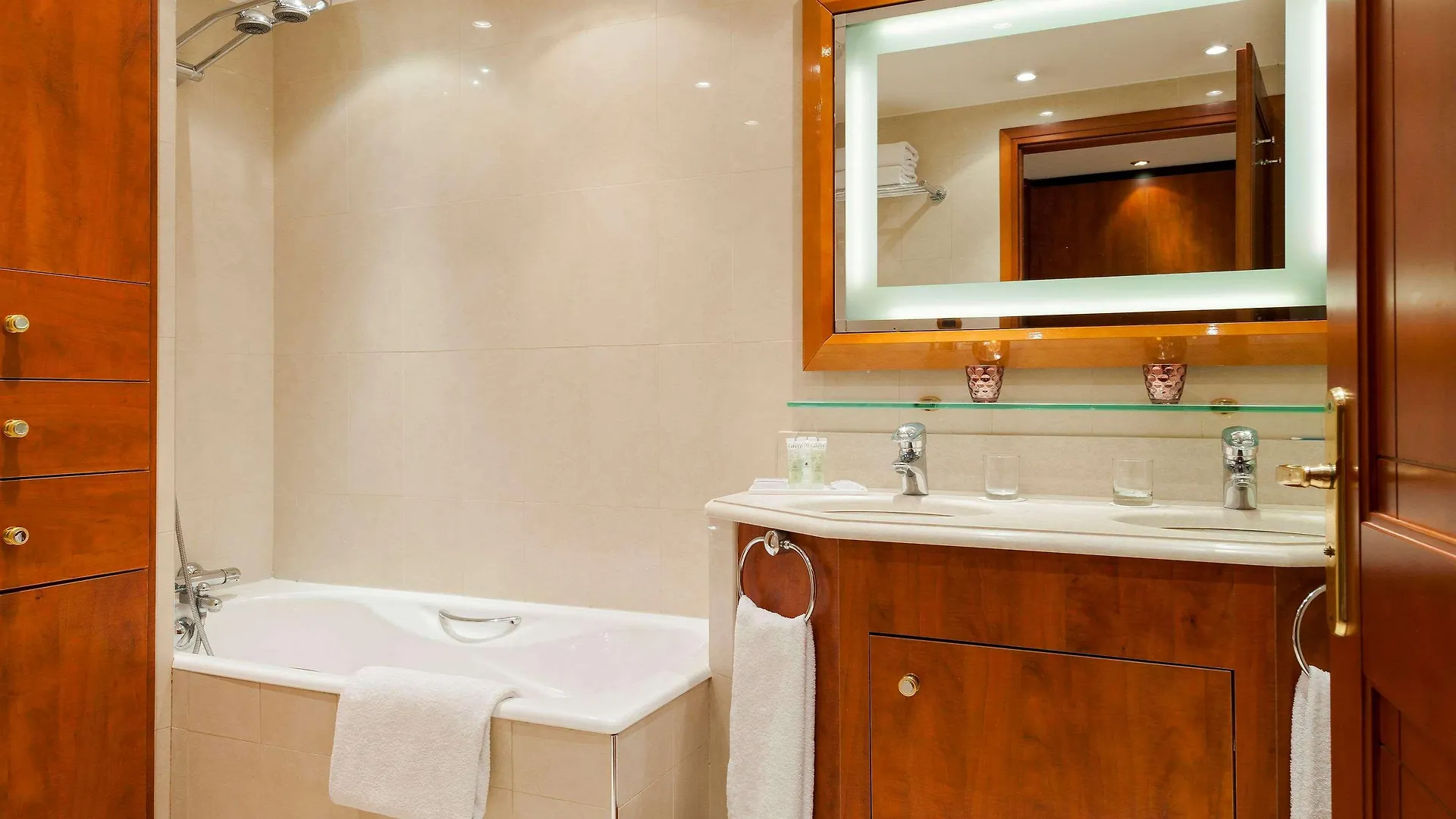 Hotel Neho Suites Cannes Croisette