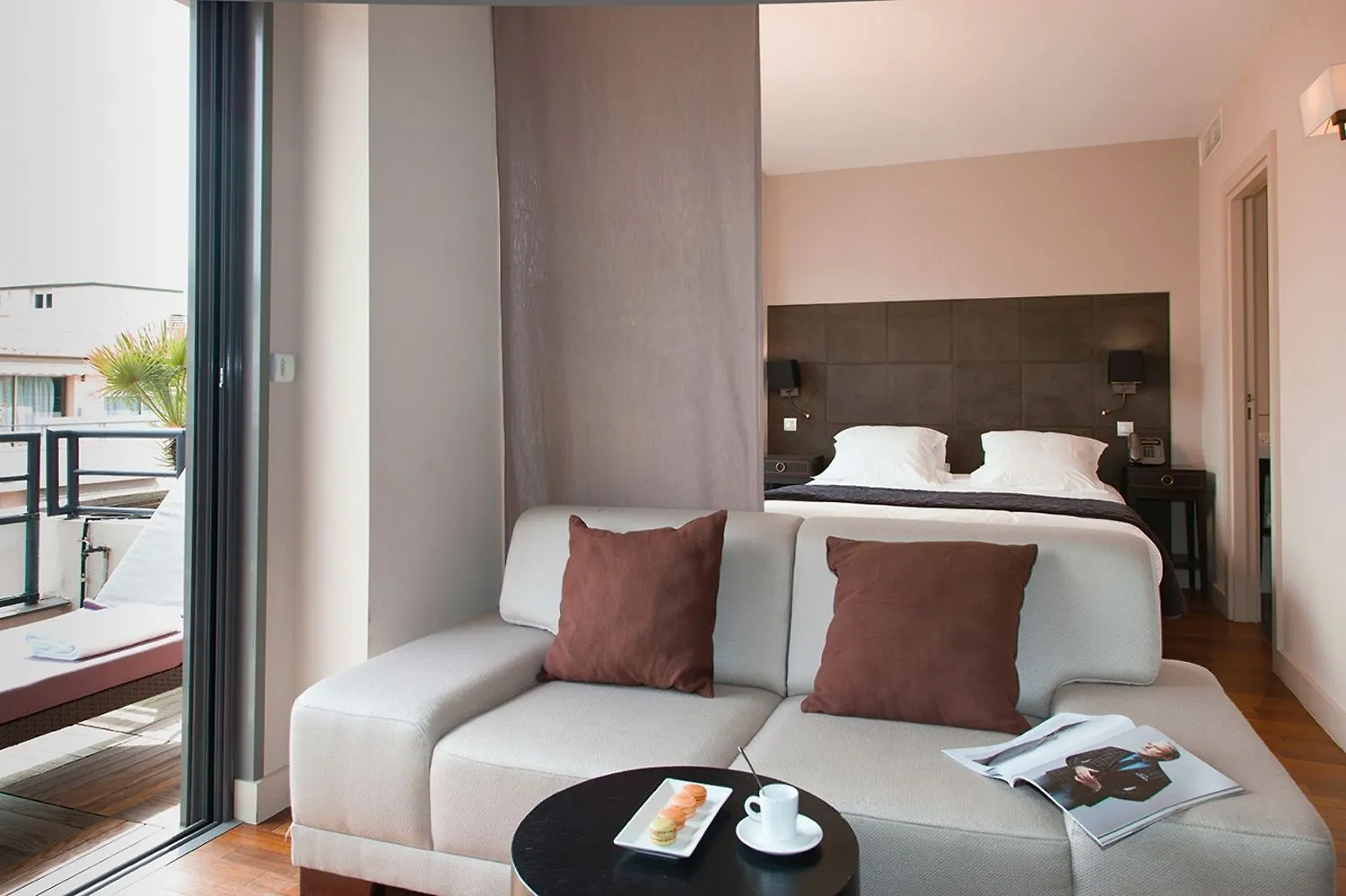 **** Hotel Neho Suites Cannes Croisette France