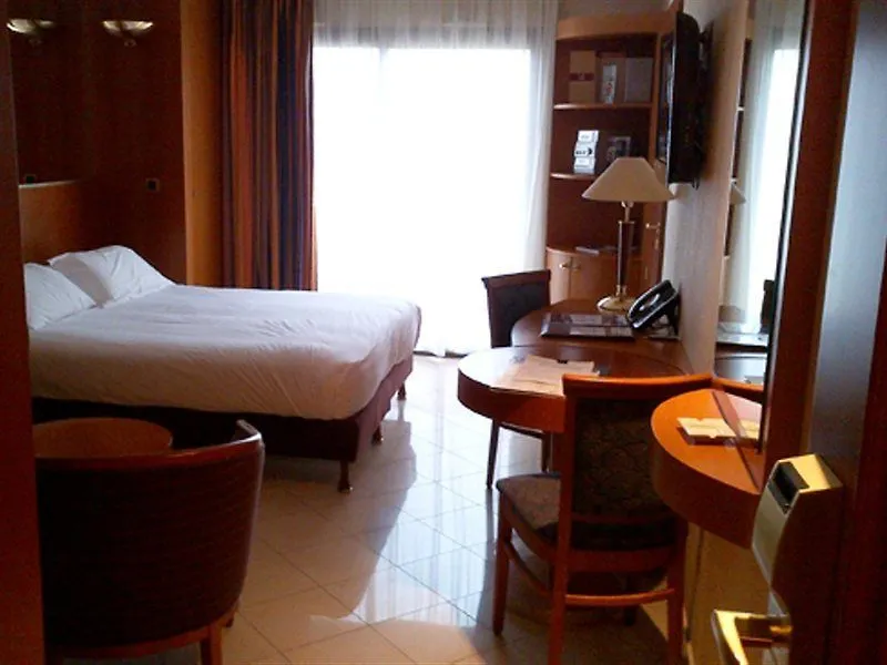 Neho Suites Cannes Croisette 4*,  فرنسا